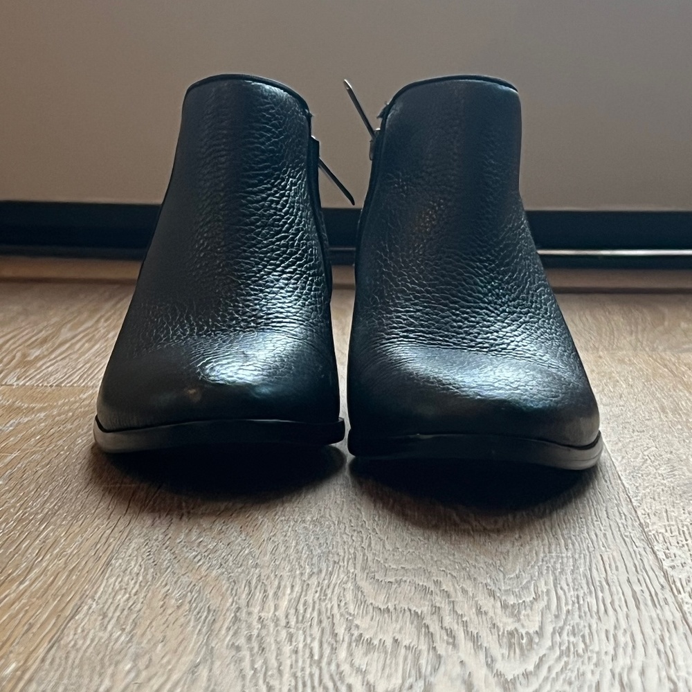 Sam Edelman Black Leather Bootie Size 7